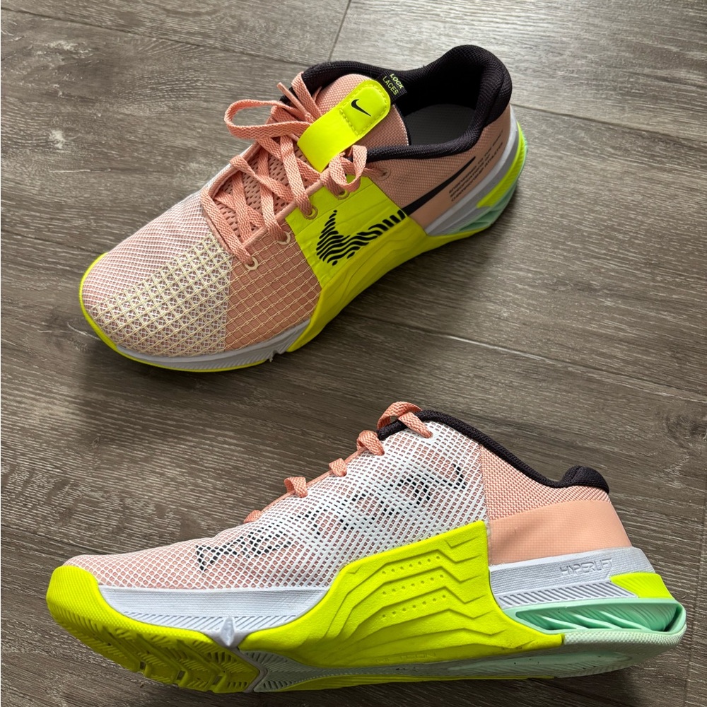 Nike metcons-hyper lift
